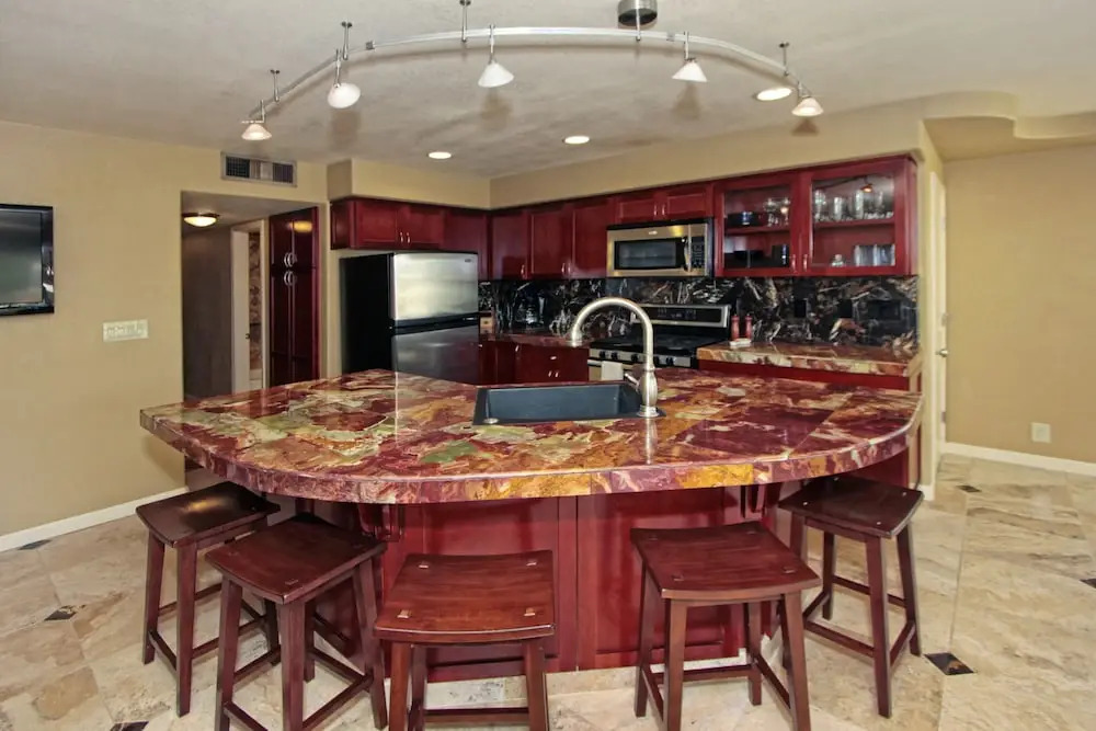 111 E Edgewater Dar 3 Bedroom Duplex