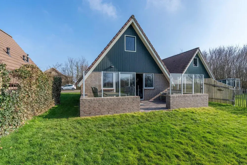 Tastefully and Modernly Furnished Holiday Home for 6 Persons
