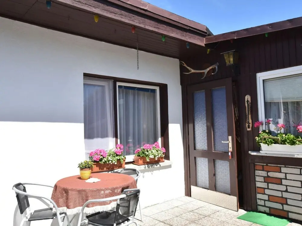 Restful Bungalow in Kühlungsborn near Beach