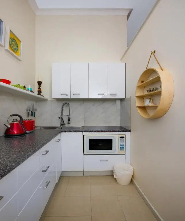 LUXURY Apartment Studio PORT DOUGLAS 65 SQ MTRS and Bath