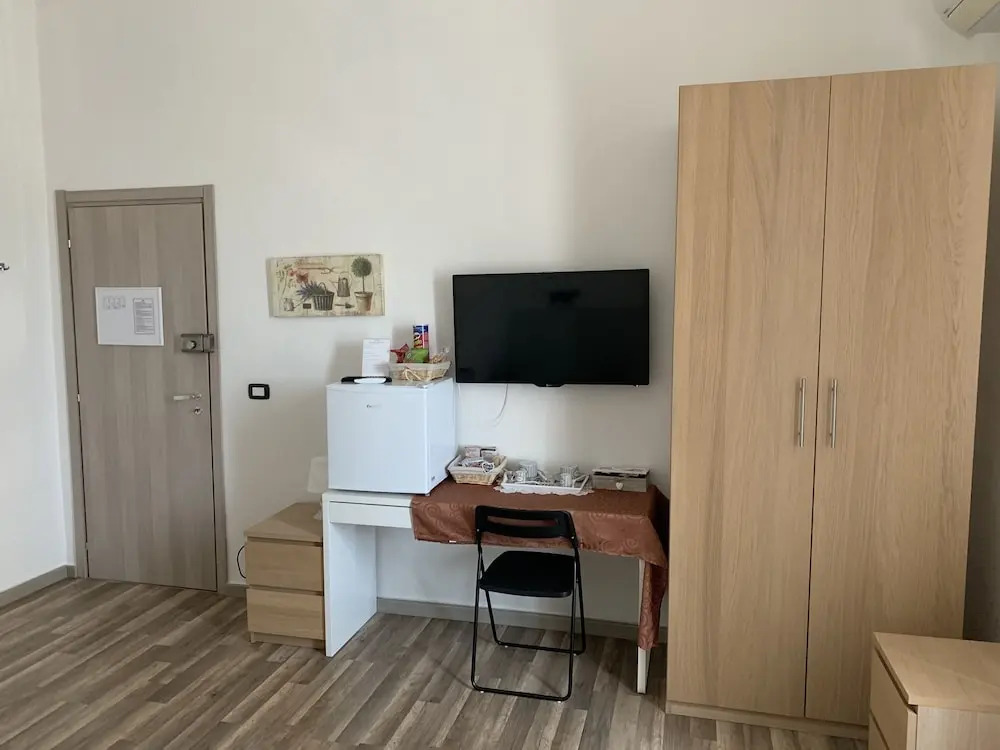 DOMUS NIKOLAI ROOMS AND TERRACE-Central Bari