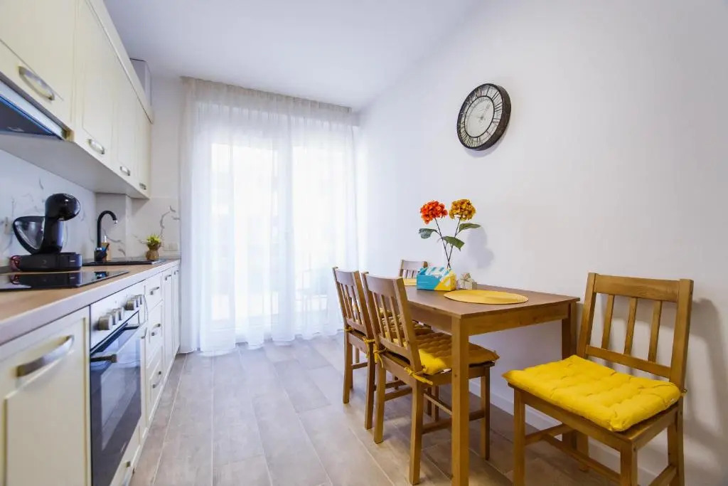 Lovely Home at West Residence