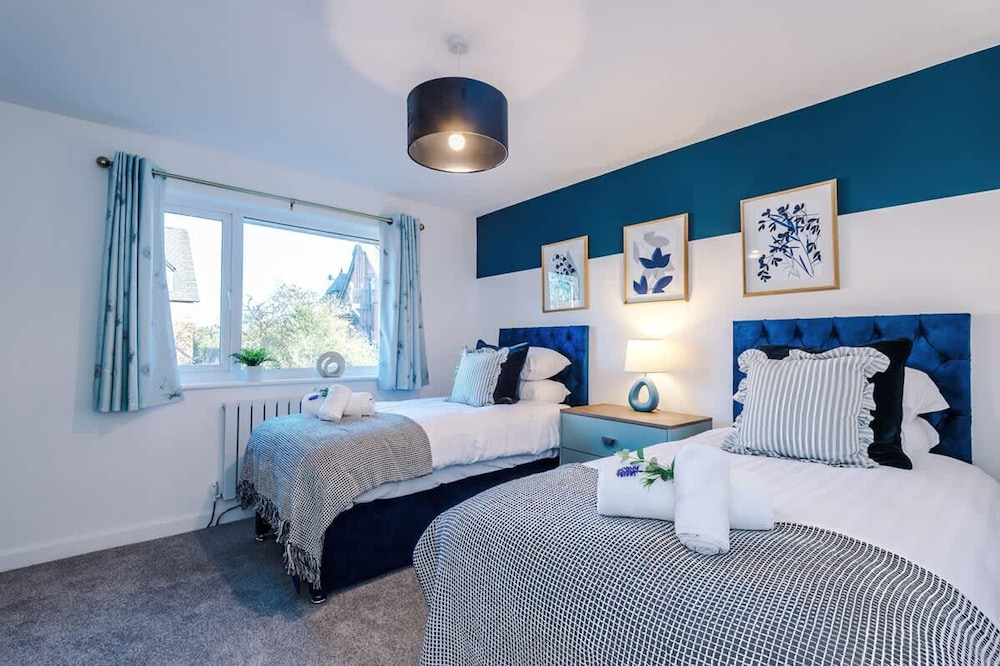 Gorgeous Home in Chester Sleeps 6 With Parking