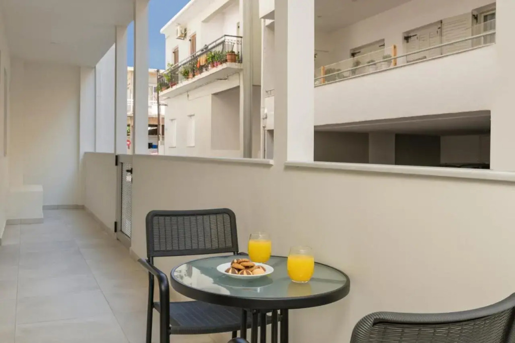 Quarters Luxury Apts