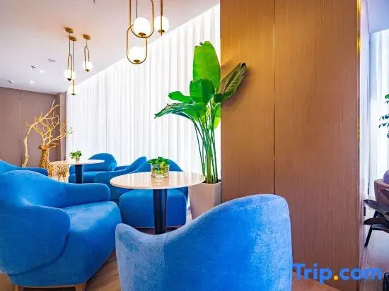 Starway Hotel (Urumqi Nanhu Square)