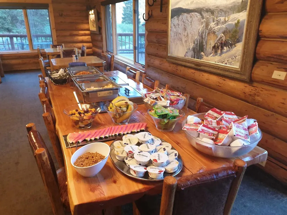320 Guest Ranch