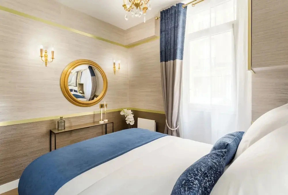 Merveil Luxury Suite - Tour Eiffel Laos