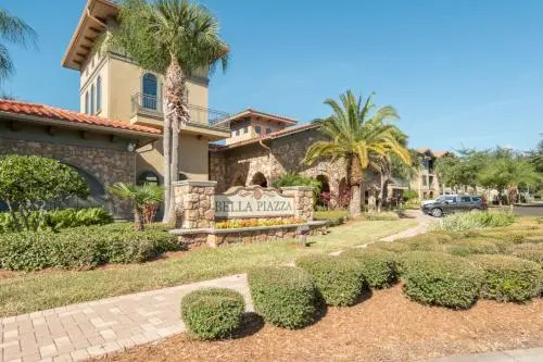 Bella Piazza Condos