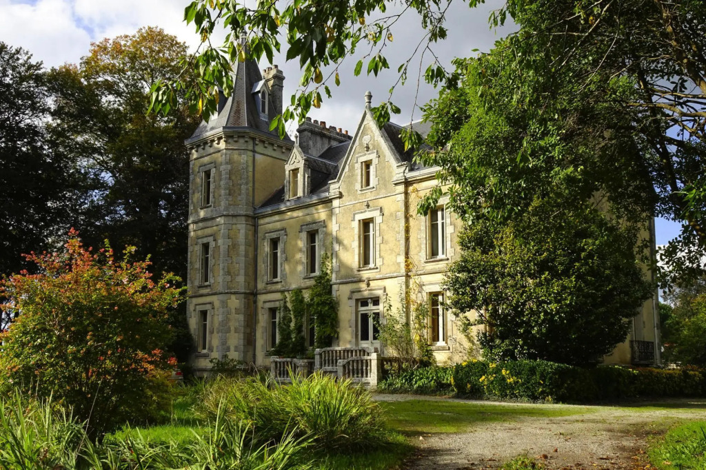 Apartment in Bénodet near Sandy Beaches
