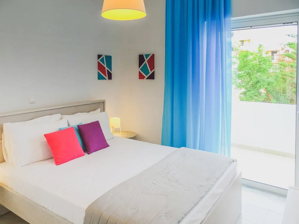 Dream City Apartment near Beach & Venetian Port