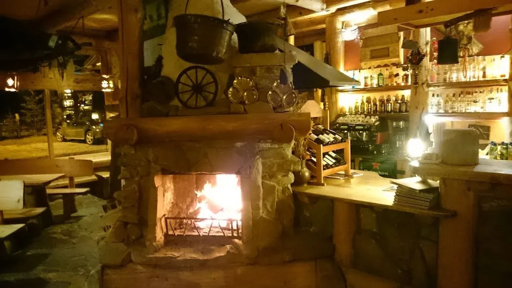 ZAJAZD BIAŁCZAŃSKI Dom Wypoczynkowy Restauracja i Klub Bilardowy