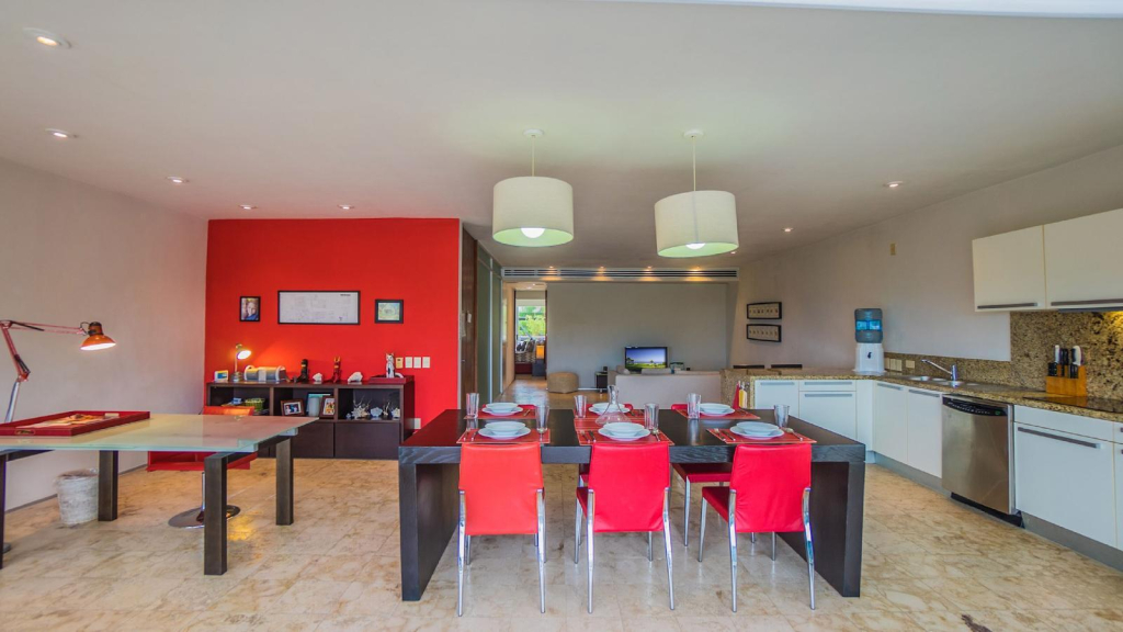2 BR Penthouse in the heart of Playa del Carmen