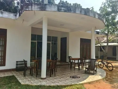 Sasmika Villa Surf and Yoga Hostel