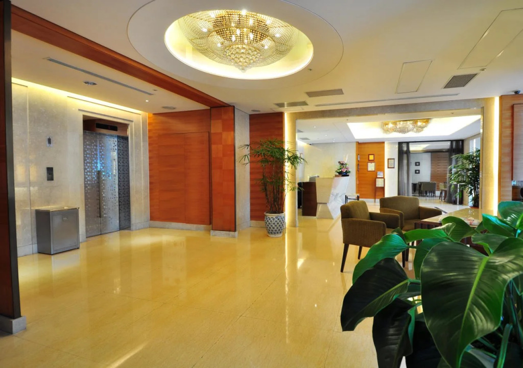 Forward Hotel