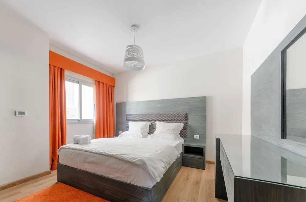 Vesta - Luxury Apt- 2BR - CFC II