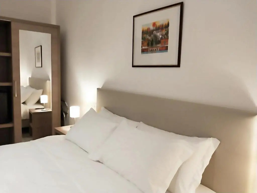 Via Poma Apartments&Rooms