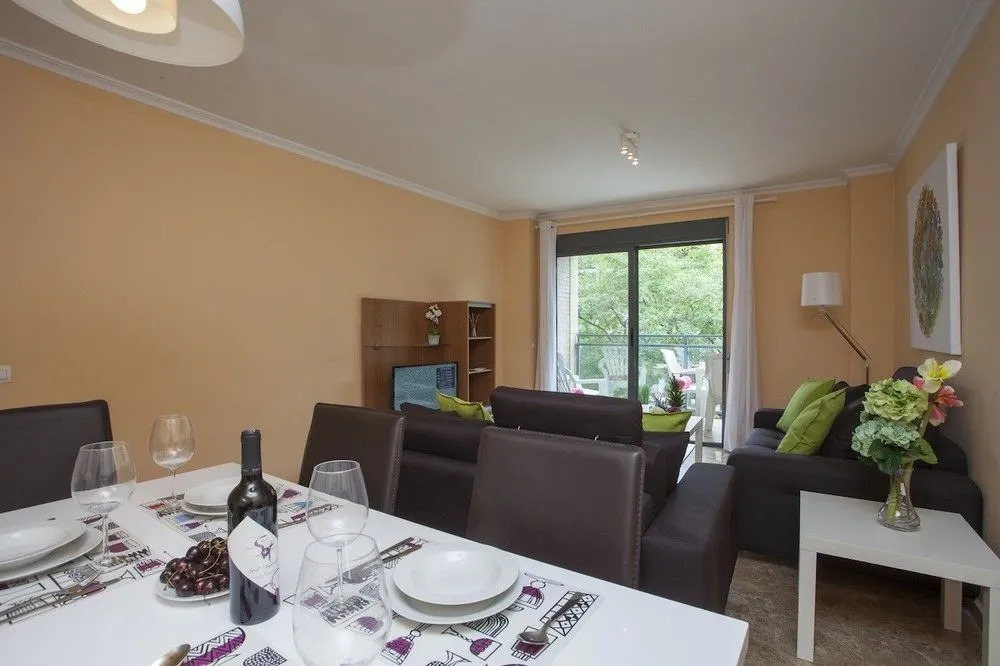SingularStays Candela III