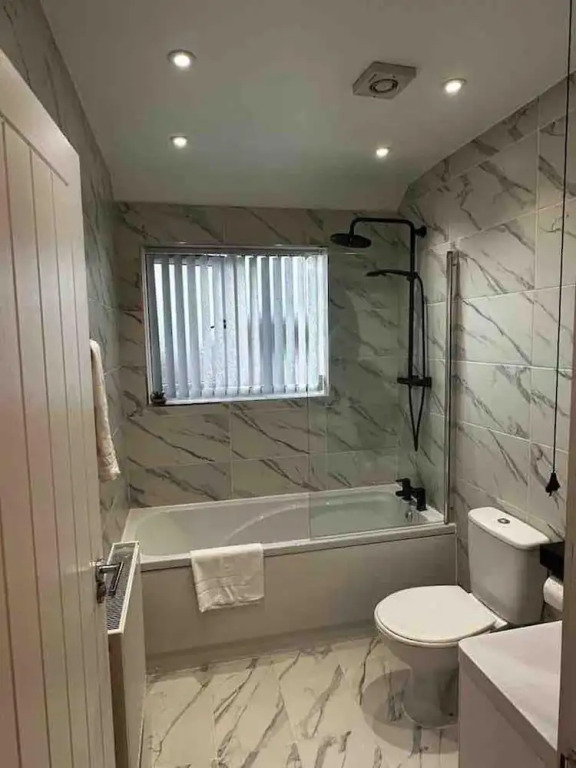 Lovely 3-bed House Near Birmingham Airport & Nec