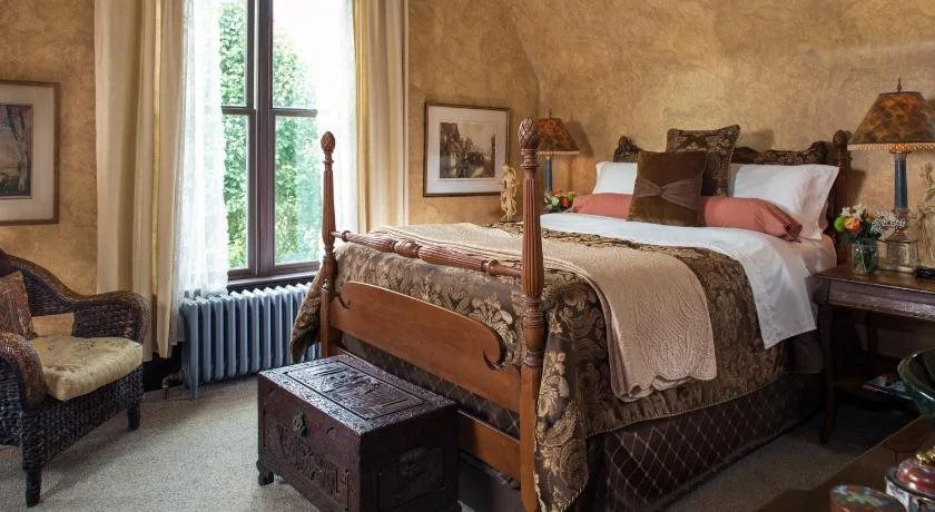 Hartzell House Bed and Breakfast