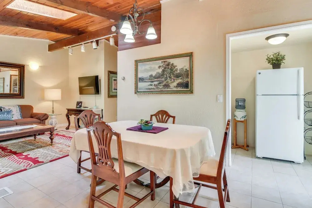 Explore, Work & Unwind: Pet-friendly Aloha Unit