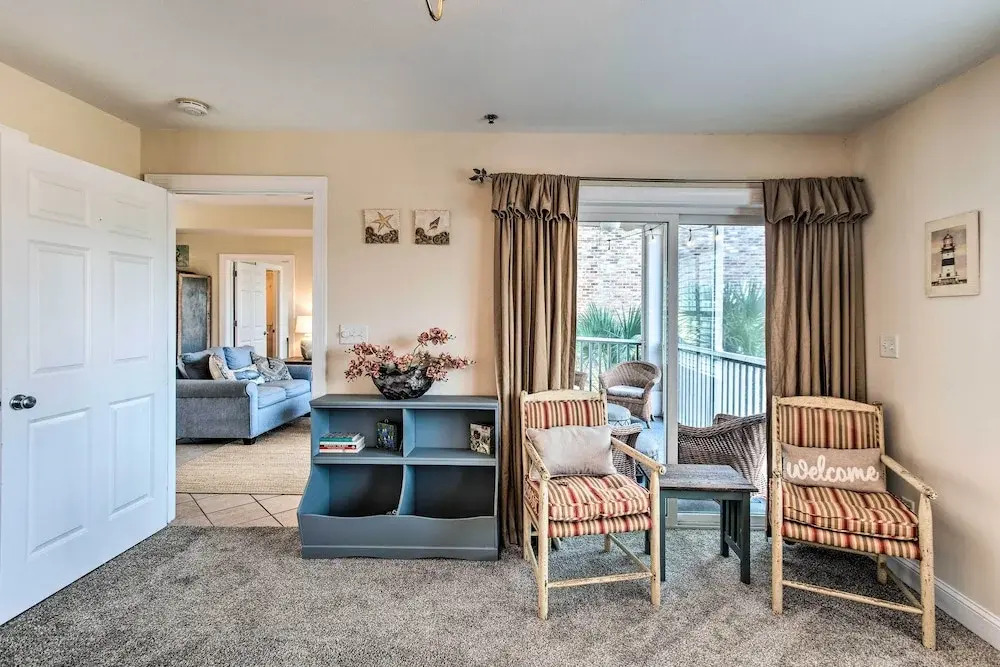 Breezy Darien Condo w/ Tranquil Marsh Views!