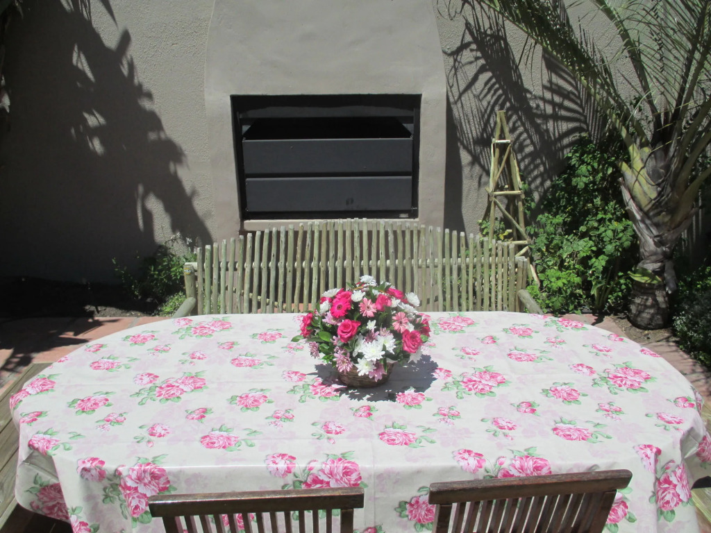 At Rosies KiteHouse Backpacker-Hostel-direct bookings only