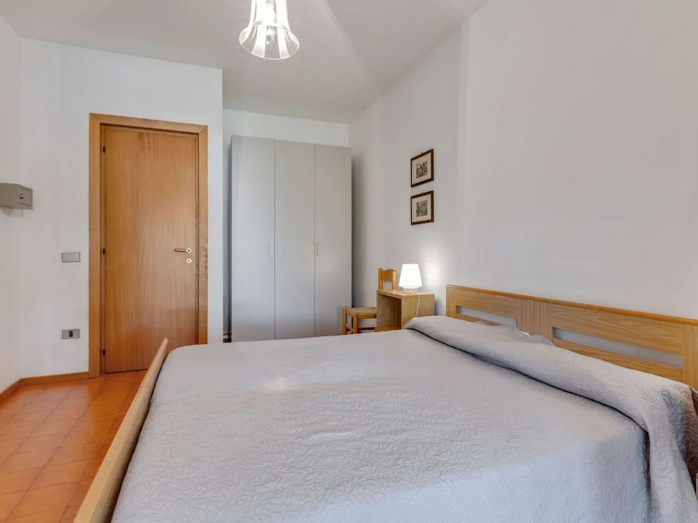 Comfortable Apartment in Garda With Swimming Pool