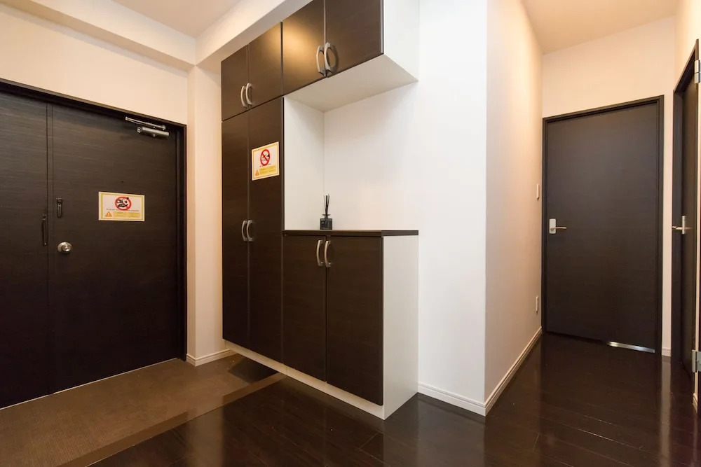 jostar house 402