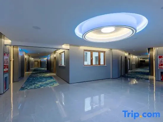 Ye Yuchen Esports Movie Hotel (Xinhua Street Shangfeng Square Branch)