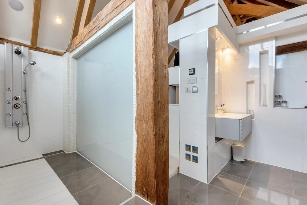 Luxury 3 Bedroom Barn Conversion - Canterbury