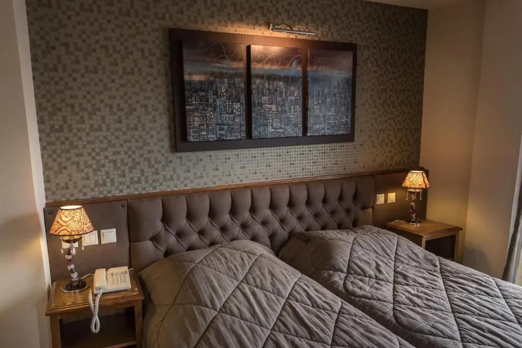 Anesis Hotel