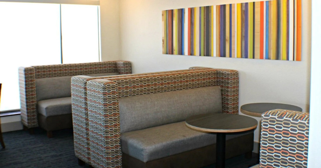 Holiday Inn Express & Suites Plainview by IHG