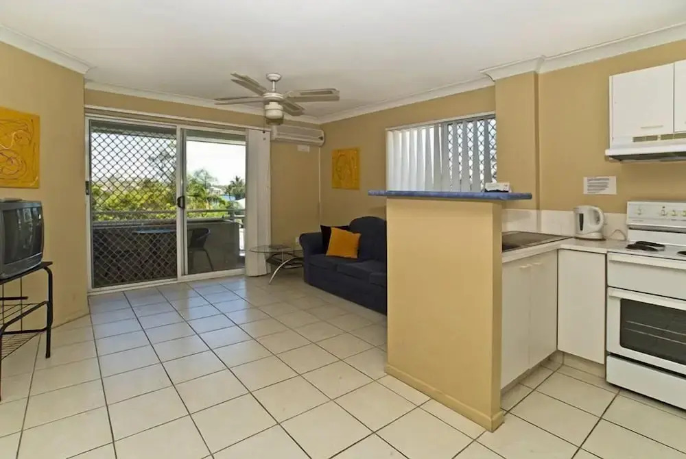 Budds Beach Apartments