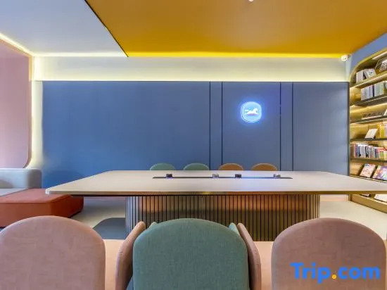 HanTing Hotel (Shanghai Qilianshan Nan Road Subway Station)