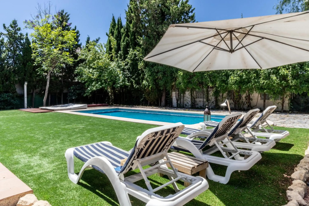 Gran Chalet céntrico con piscina y bbq privada a 5 minutos playa