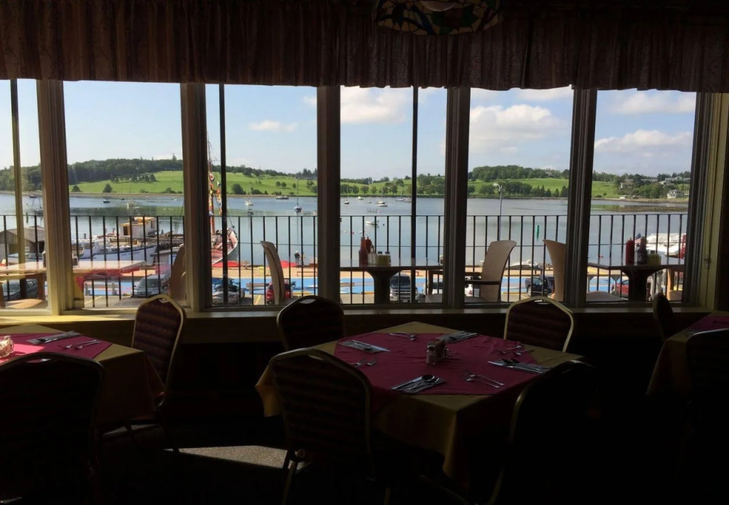 The Dockside Inn & Restaurant