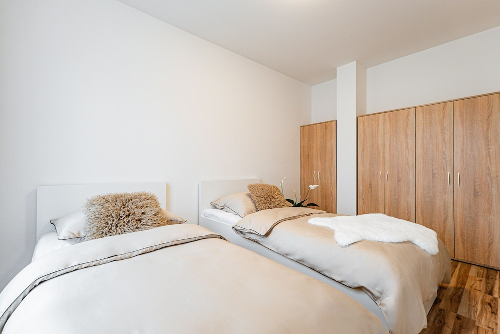 Karlsbad Apartments