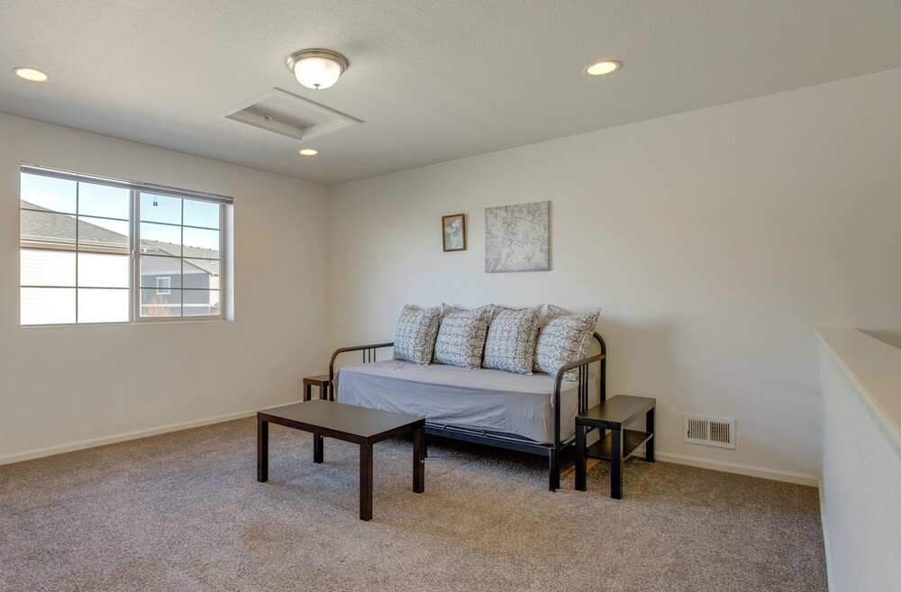 GVR Golf Retreat w/ Views! 9 Mi to Denver Airport