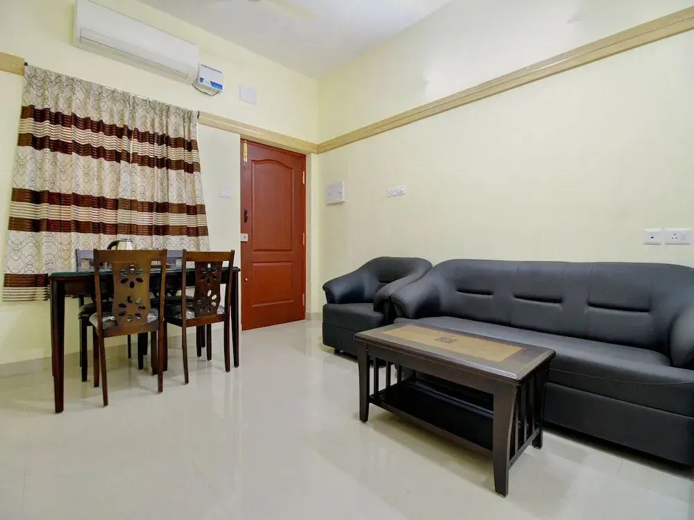 OYO 14815 Anu Residency