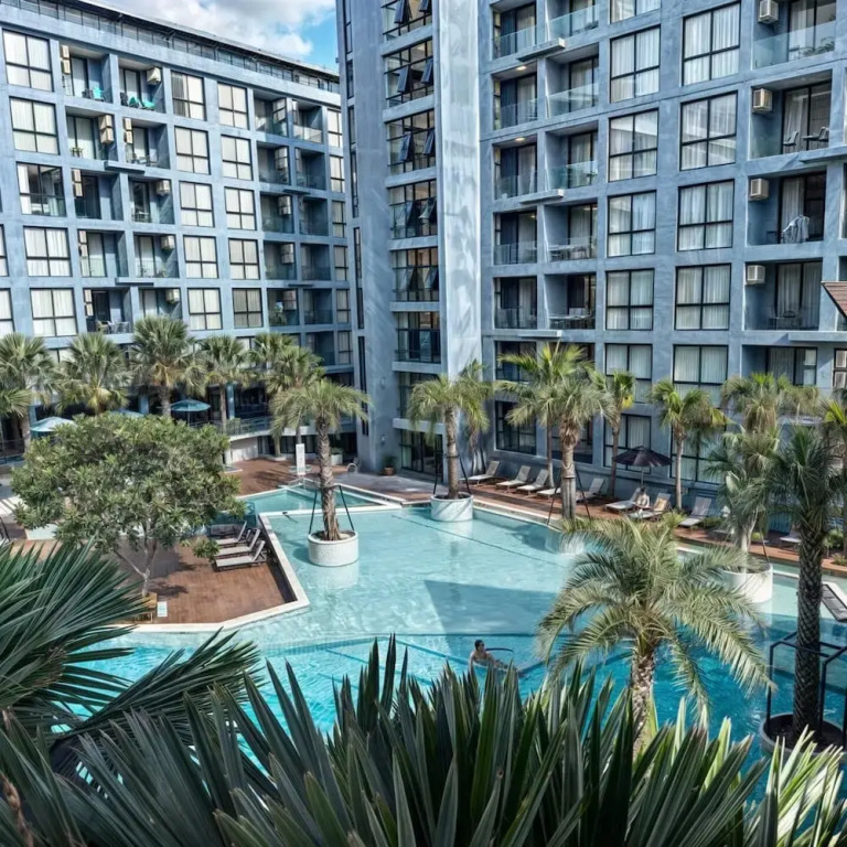 Rooftop Pool Gym 600 m to Beach C161