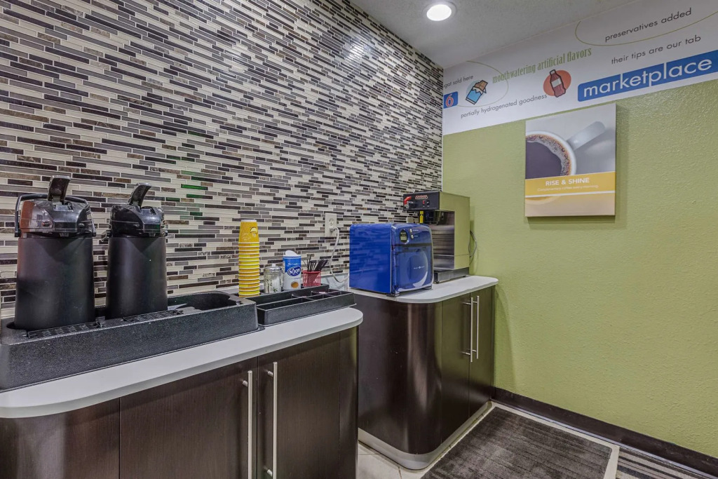 Motel 6-Simpsonville, SC - Greenville