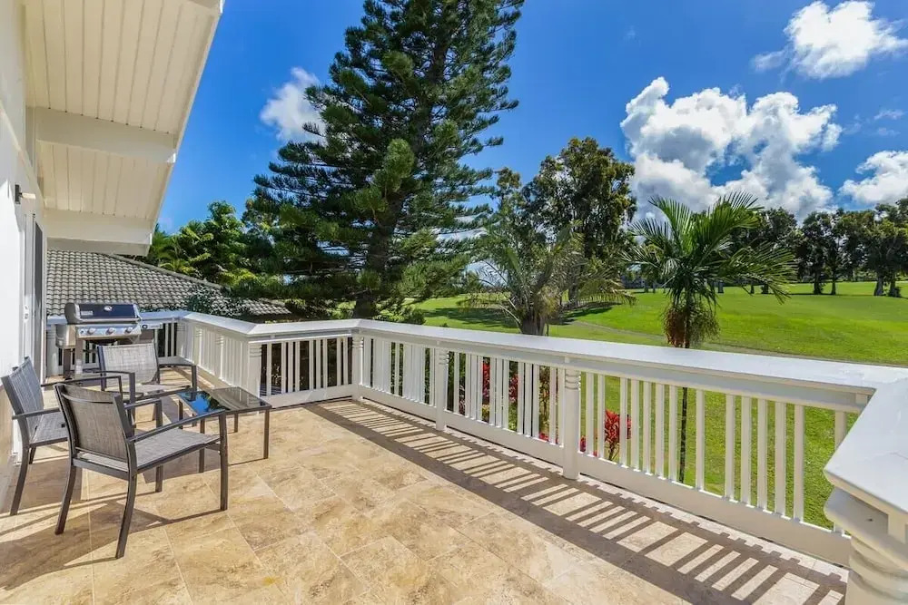 Hale Mauna Nui 4 Bedroom Home by RedAwning