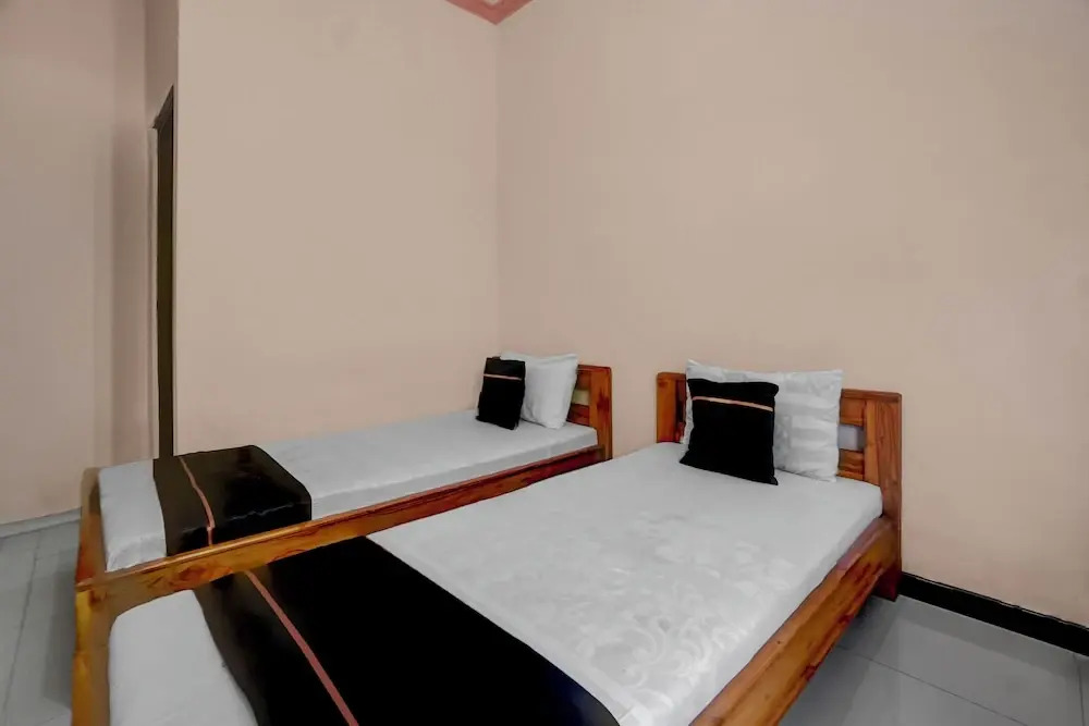 OYO 94899 Homestay Syariah Near UPN
