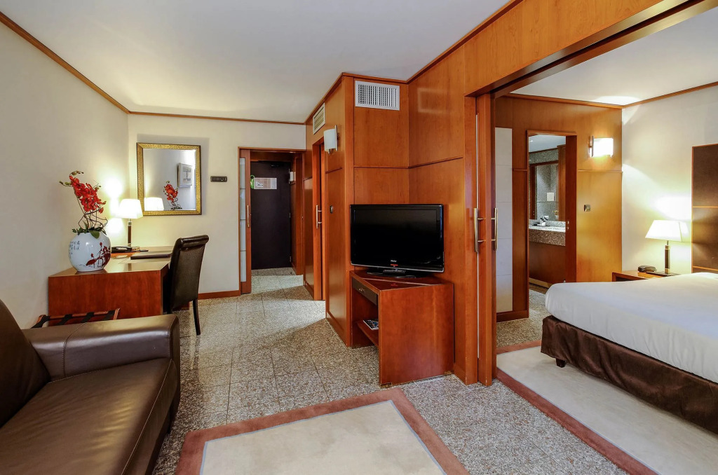 Отель Goldstar Resort