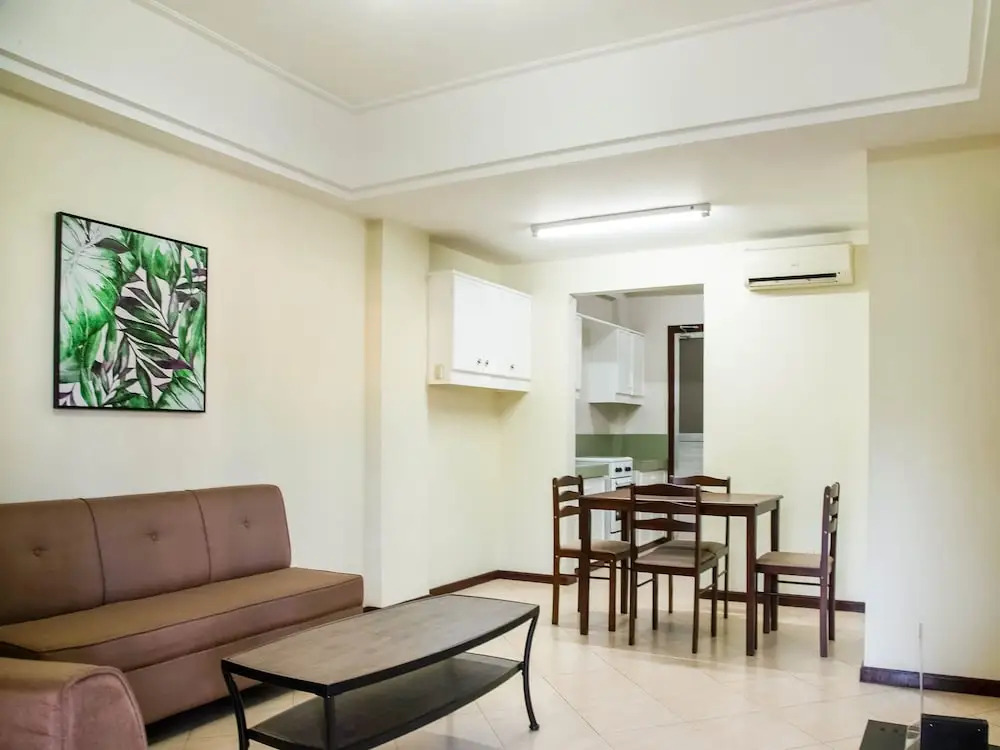 Oyo 211 las Palmeras Apartelle