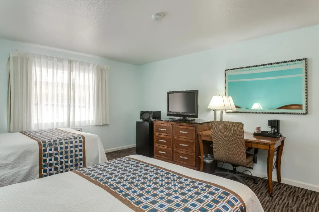 Pacifica Beach Hotel