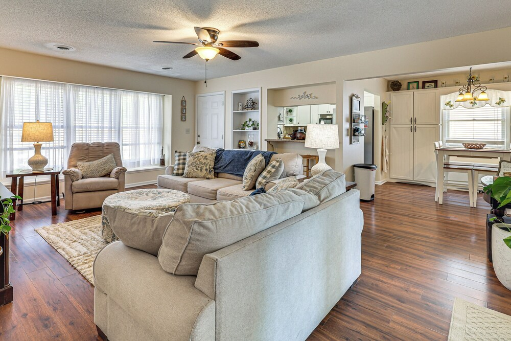 Oak Island Home w/ Fenced Yard, Walk to Long Beach