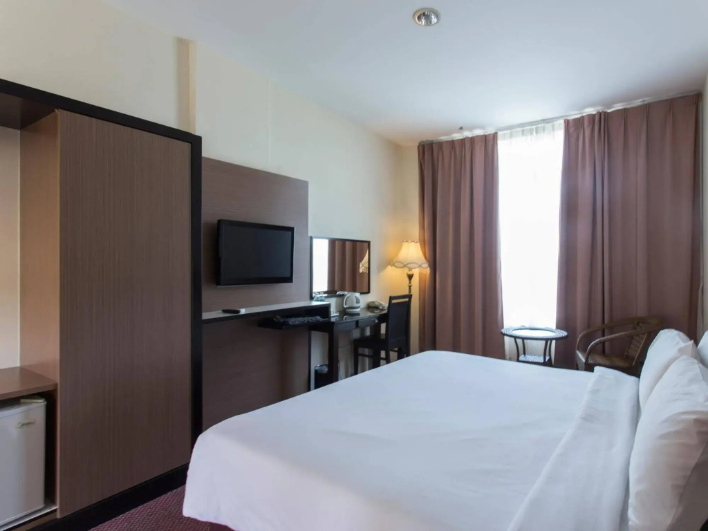 World Youth Hotel