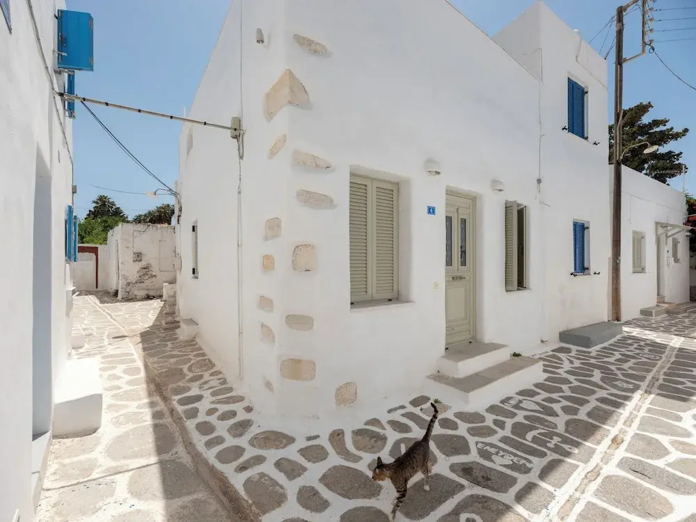M&M Paros Studio