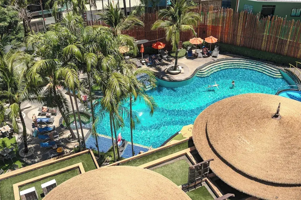 1BR Near Kata Beach Kids Pool C184